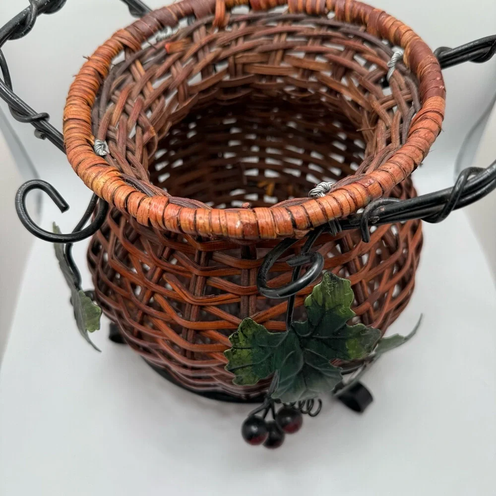 Vintage Woven Wicker Basket Metal Grape Vine Scrollwork Footed Planter Brown‎